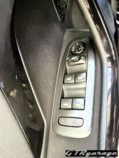 Peugeot 208 HDi 68 CV 5 porte Allure (14)
