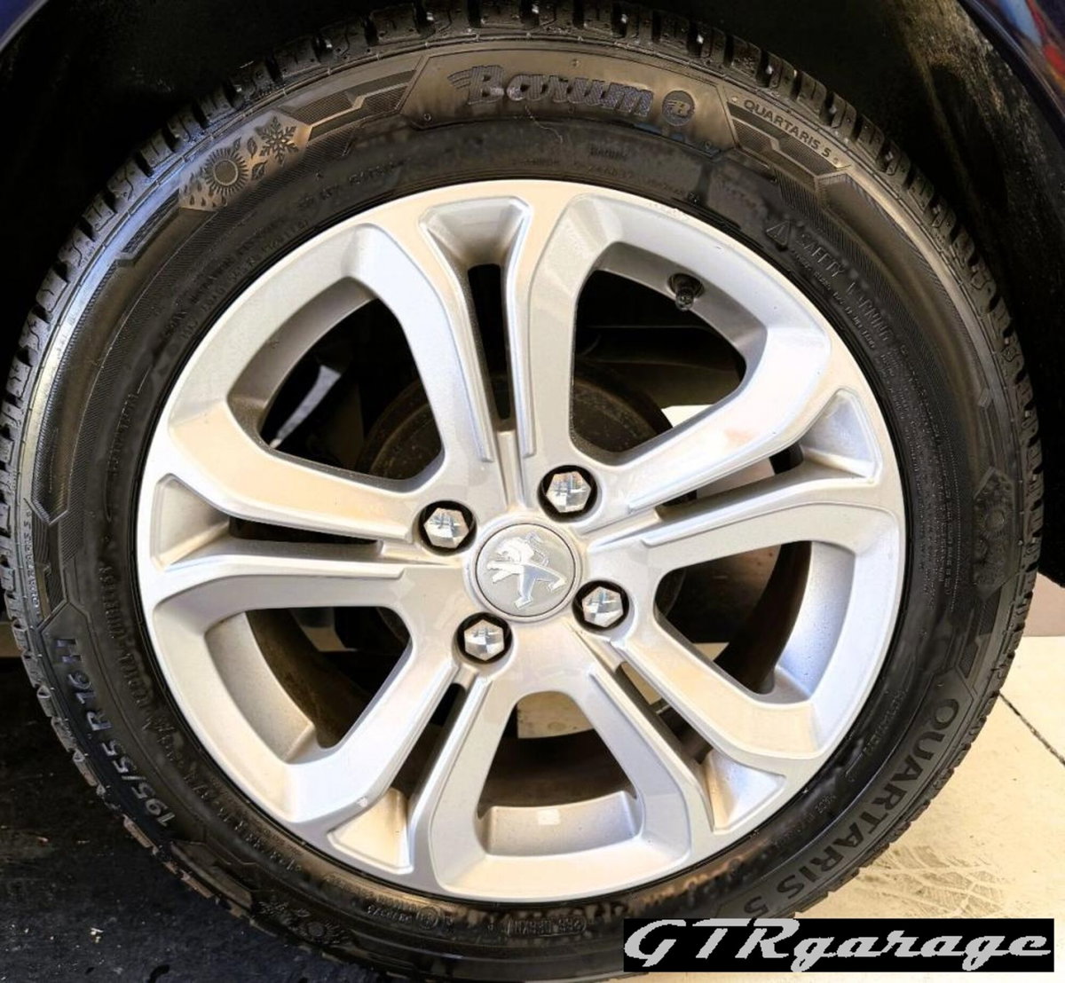 Peugeot 208 HDi 68 CV 5 porte Allure (16)