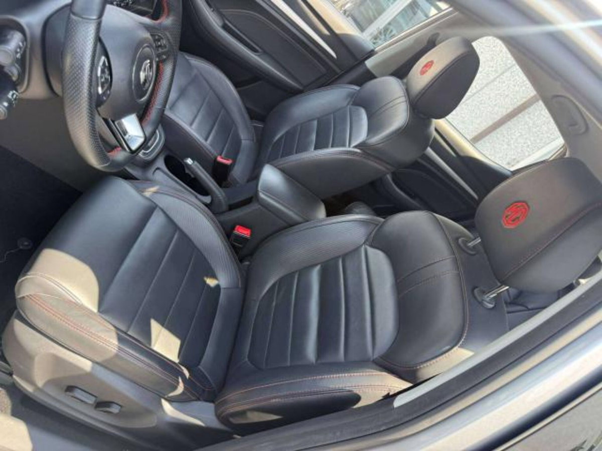 Mg ZS ZS 1.5 Luxury (7)