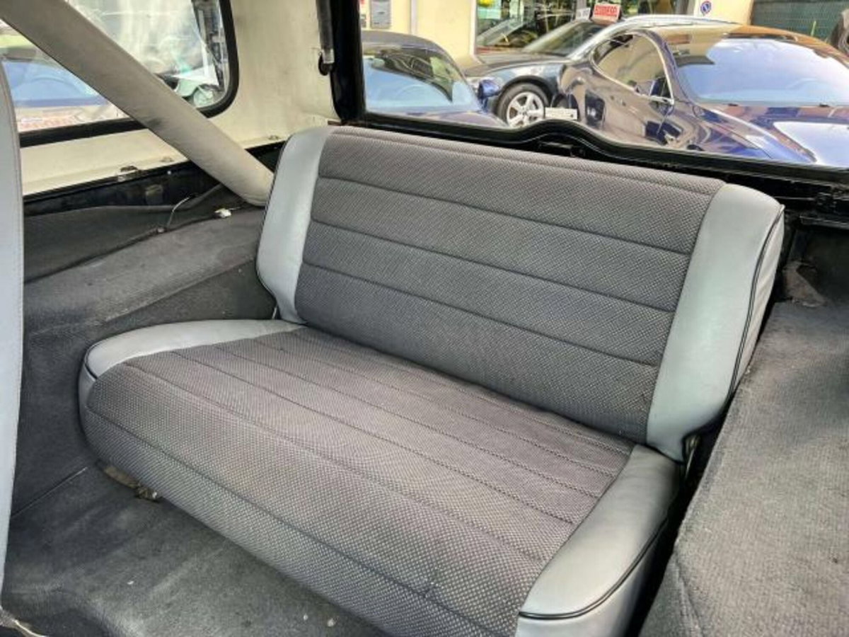 Jeep Wrangler 2.5 Laredo (9)