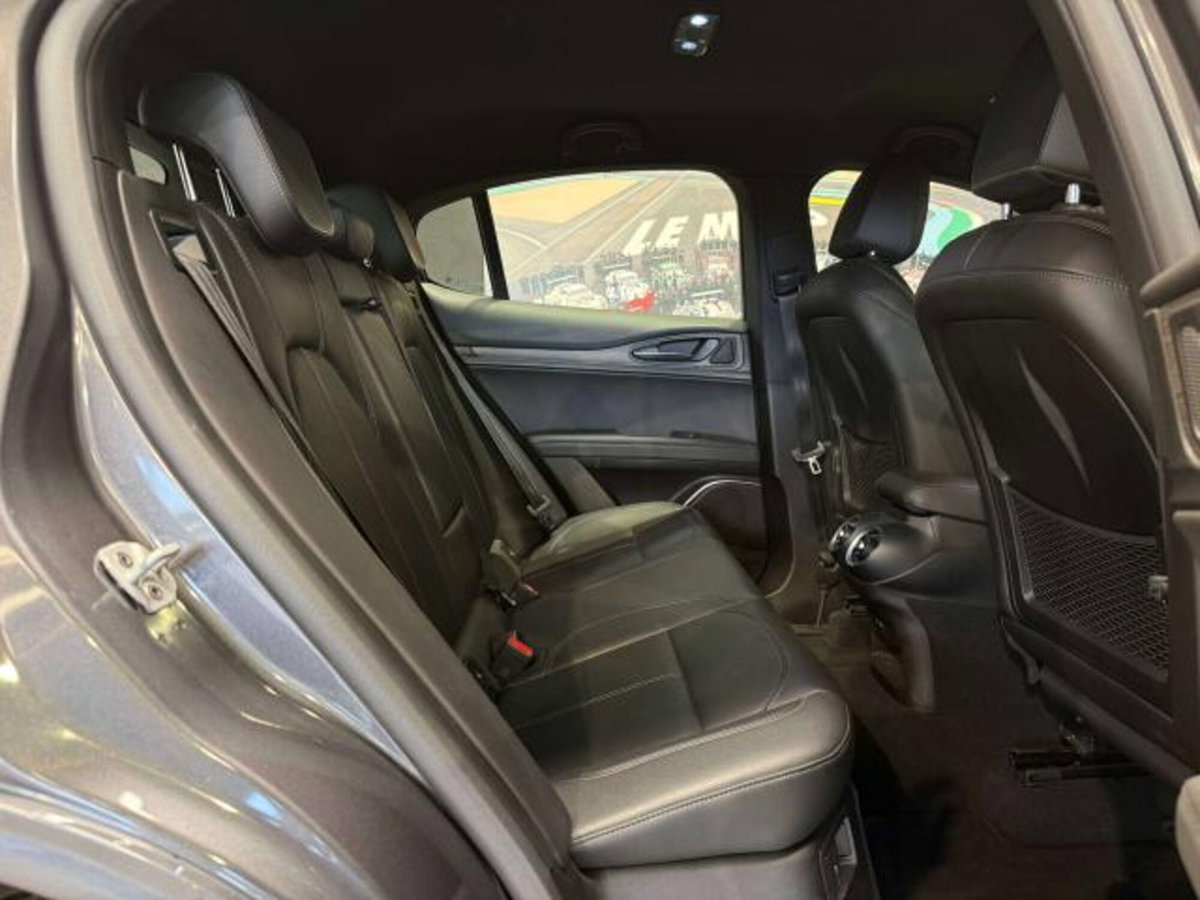 Alfa Romeo Stelvio Stelvio 2.2 Turbodiesel 210 CV AT8 Q4 Ti (11)