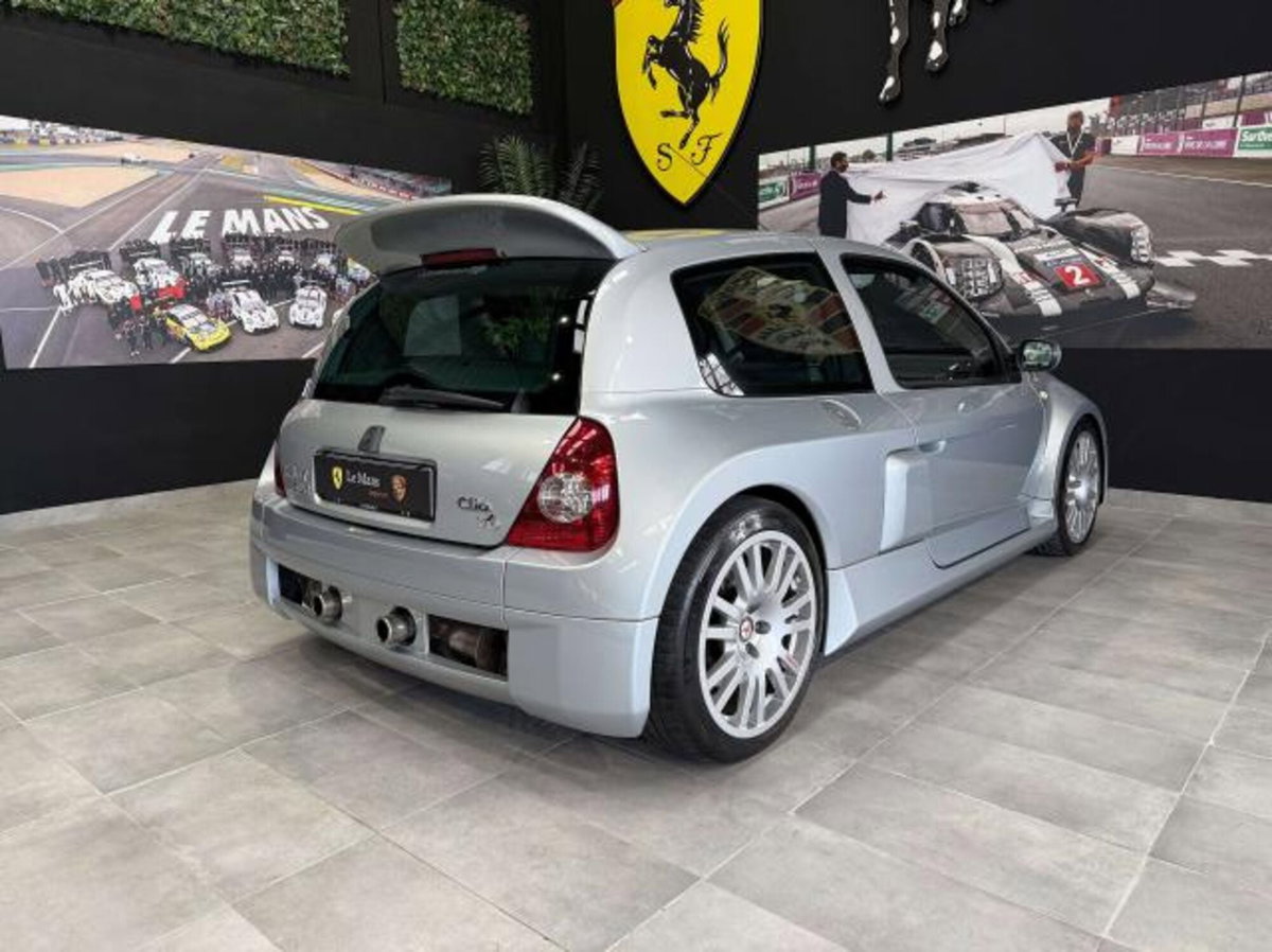 Renault Clio 3.0 V6 24V cat 3 porte Renault Sport (5)