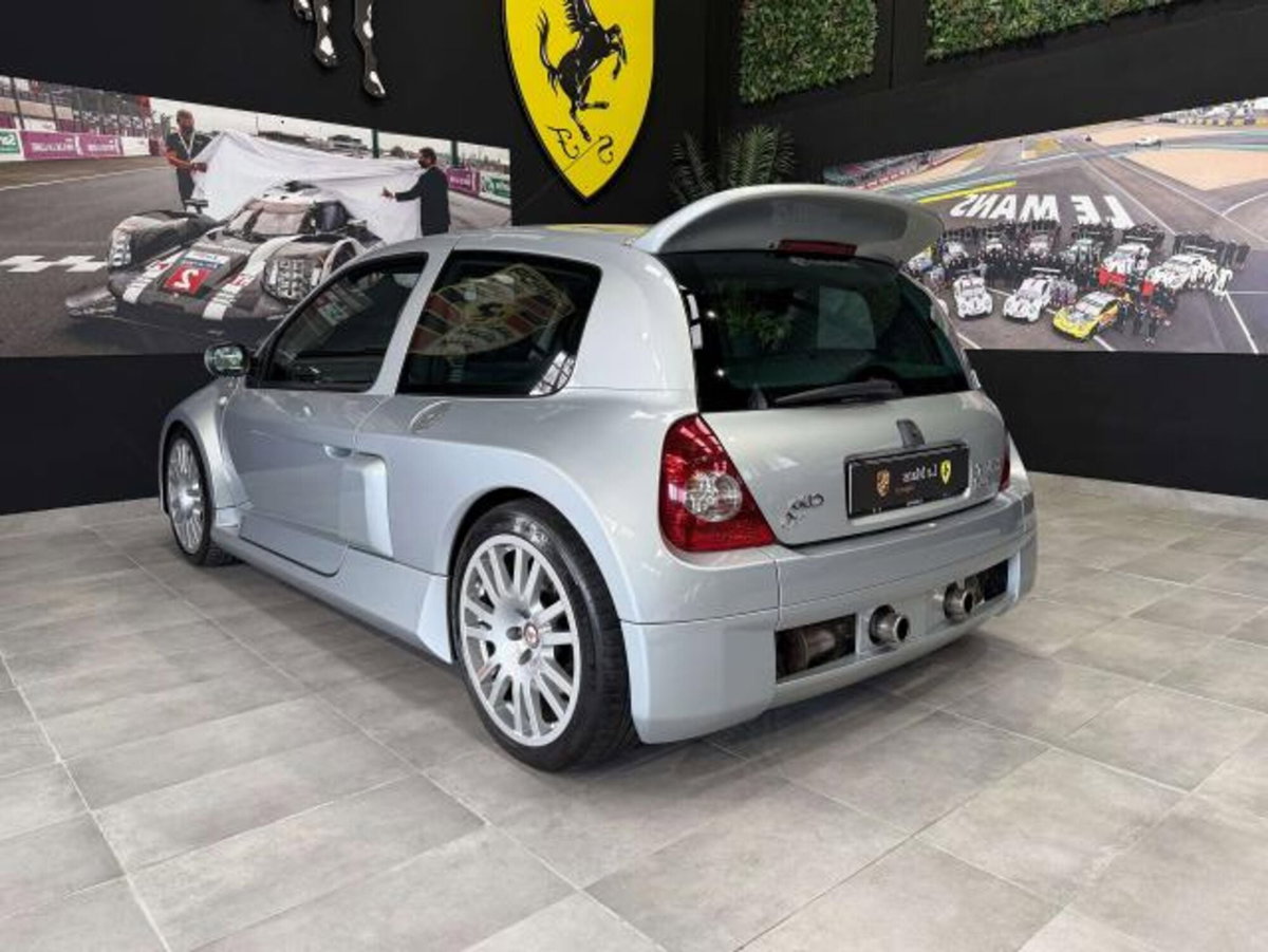 Renault Clio 3.0 V6 24V cat 3 porte Renault Sport (7)