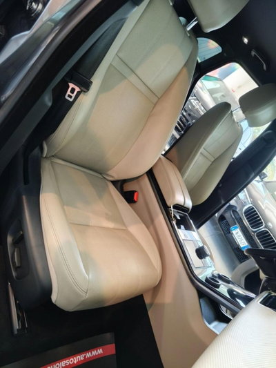 Land Rover Range Rover Velar 3.0 V6 SD6 300 CV R-Dynamic S (15)