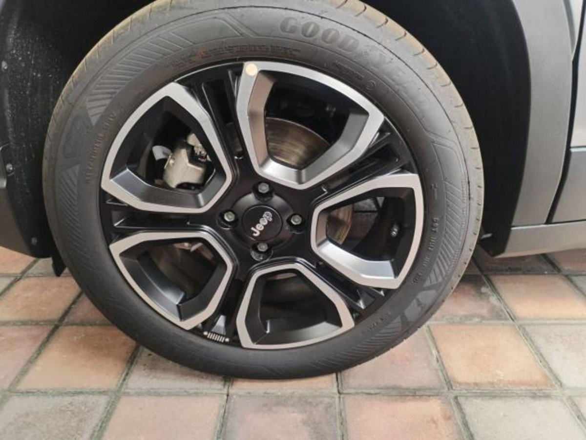 Jeep Avenger 1.2 turbo Summit fwd 100cv (7)