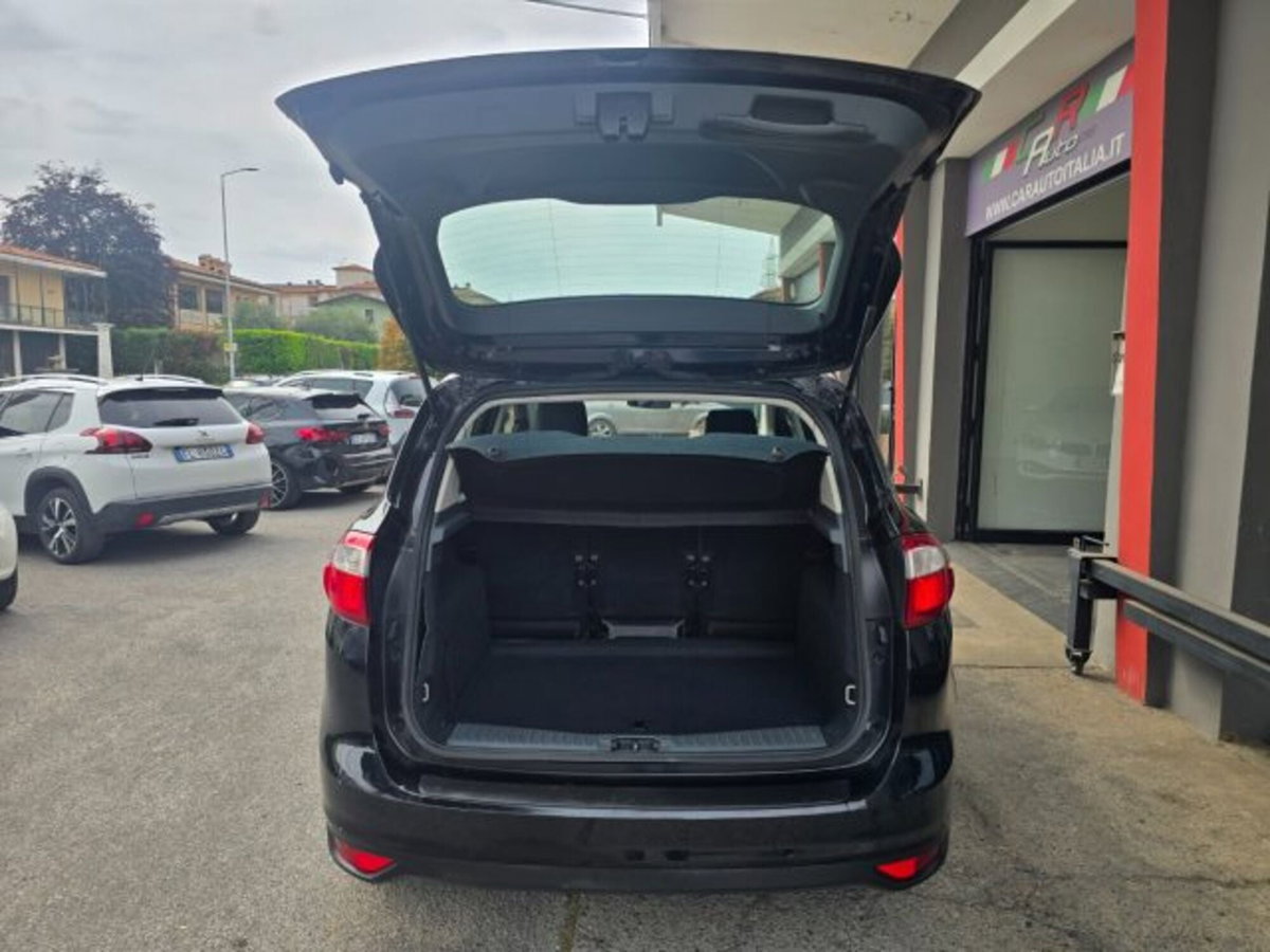 Ford C-Max 1.6 TDCi 95CV Titanium (10)