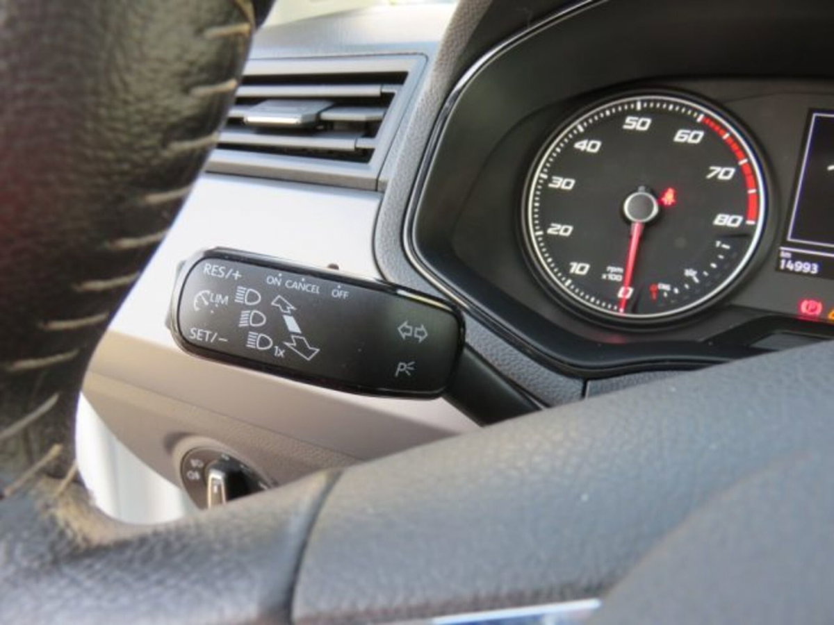 SEAT Ibiza 1.0 TGI 5 porte Business (13)