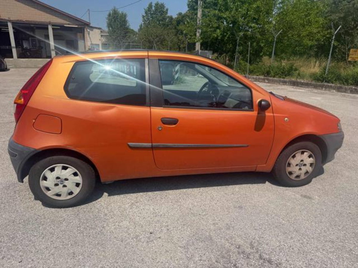 Fiat Punto 1.2i 16V cat 3 porte ELX (7)