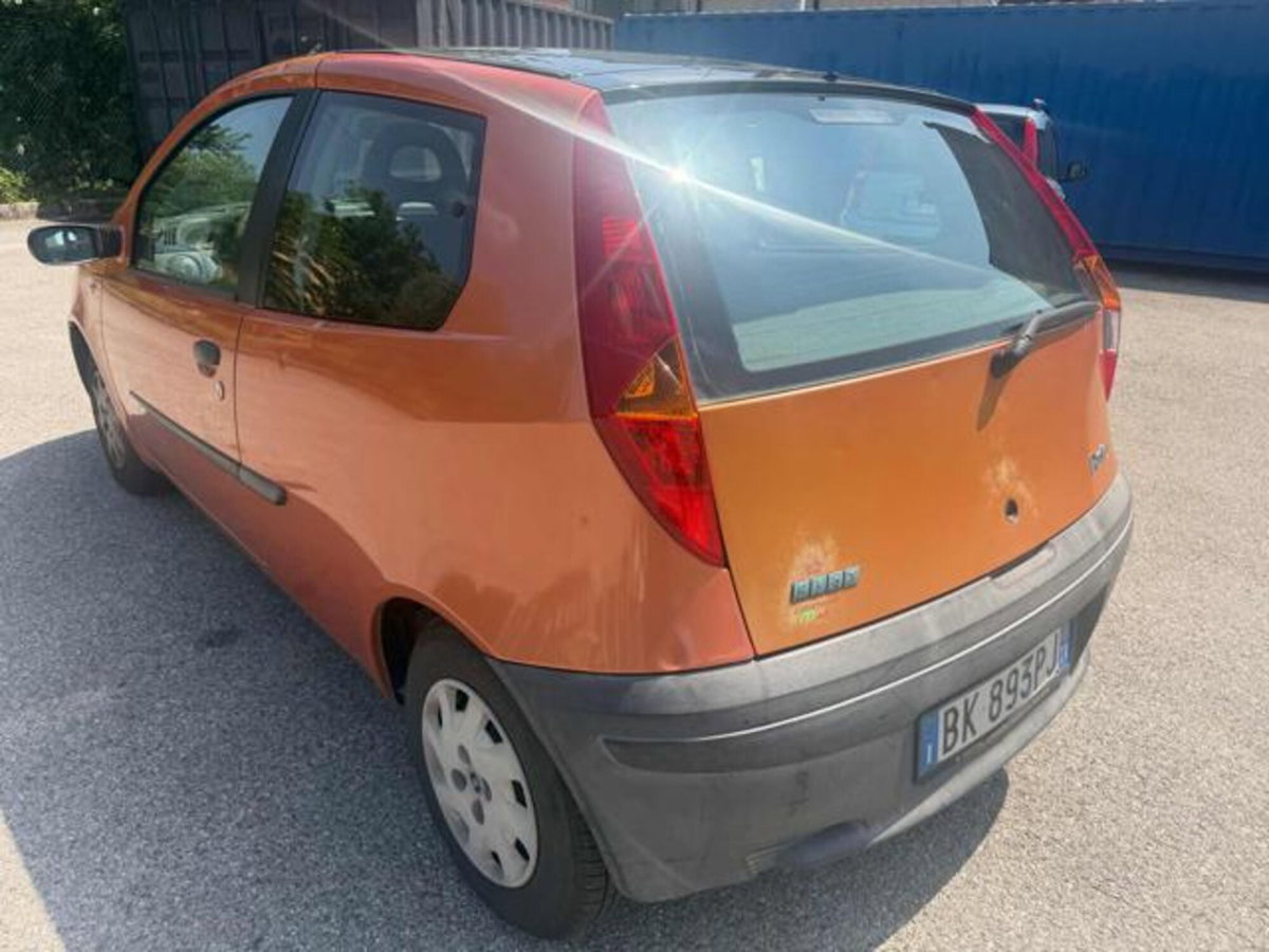 Fiat Punto 1.2i 16V cat 3 porte ELX (9)