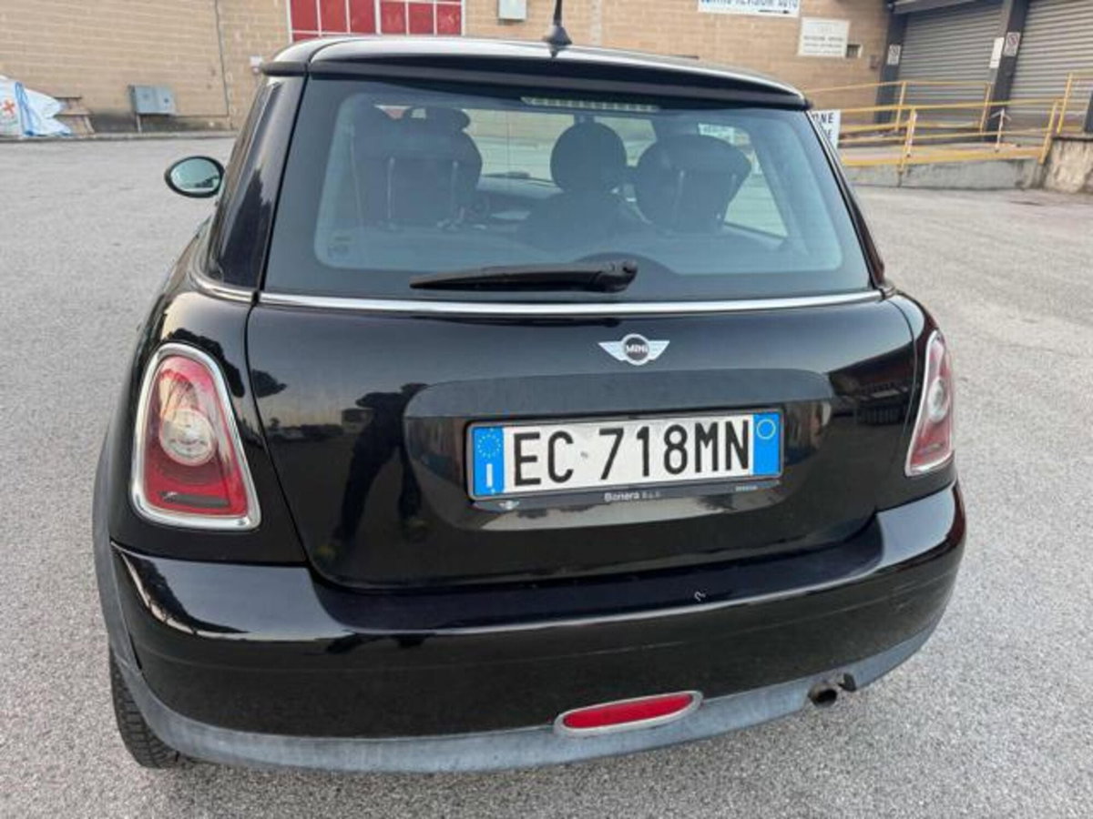 MINI Mini 1.4 16V One (55kW) (8)