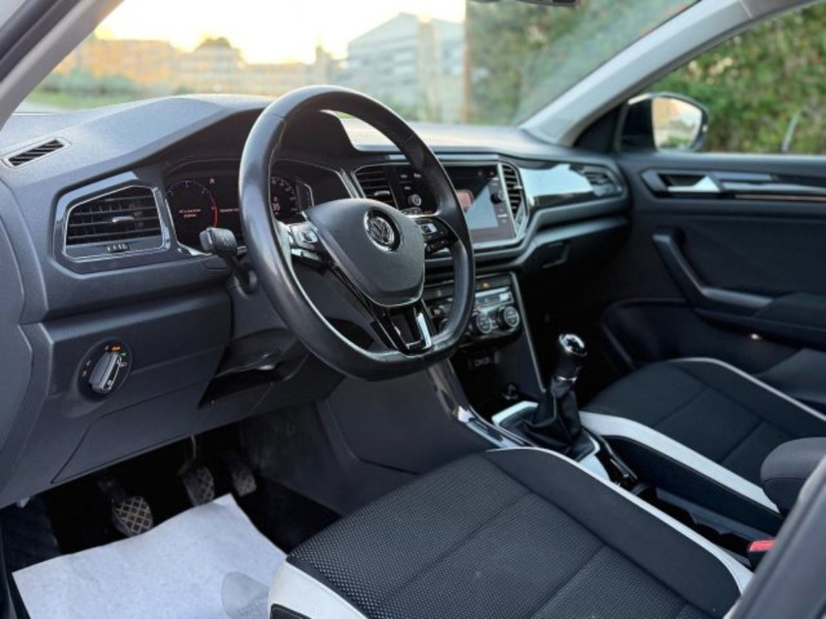 Volkswagen T-Roc 1.6 TDI SCR Advanced BlueMotion Technology (12)