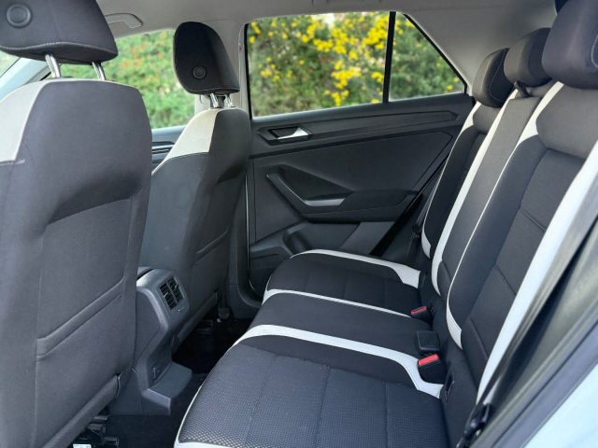 Volkswagen T-Roc 1.6 TDI SCR Advanced BlueMotion Technology (17)