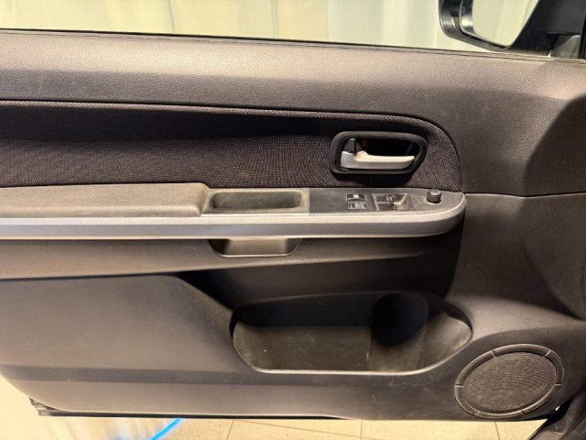 Suzuki Grand Vitara 1.9 DDiS 3 porte Offroad (11)