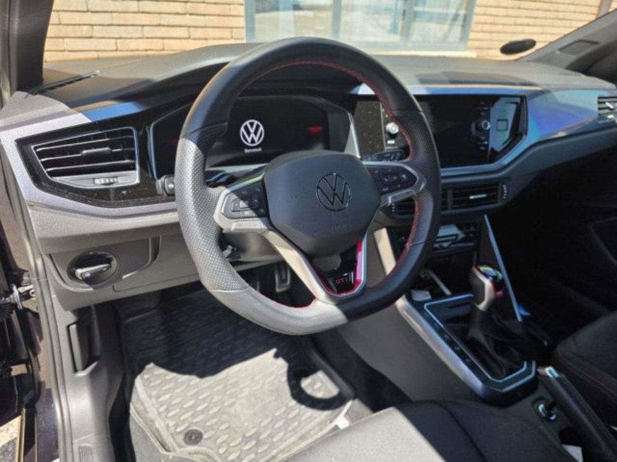 Volkswagen Polo 2.0 tsi GTI dsg (8)