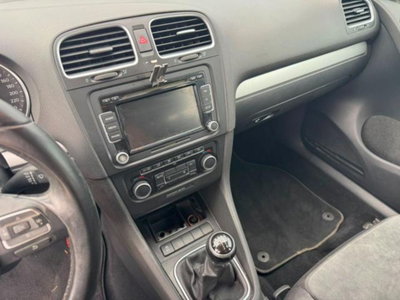 Volkswagen Golf 1.6 TDI DPF 5p. Highline (12)