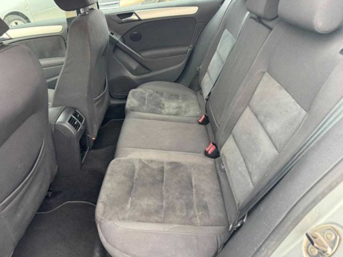 Volkswagen Golf 1.6 TDI DPF 5p. Highline (15)