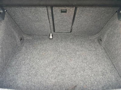 Volkswagen Golf 1.6 TDI DPF 5p. Highline (16)