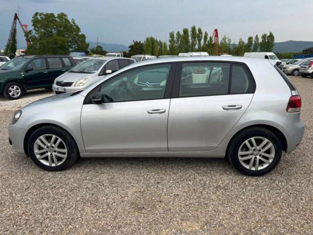 Volkswagen Golf 1.6 TDI DPF 5p. Highline (3)