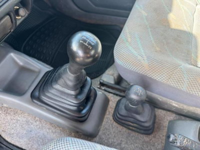 Suzuki Jimny 1.3i 16V cat 4WD JLX (16)