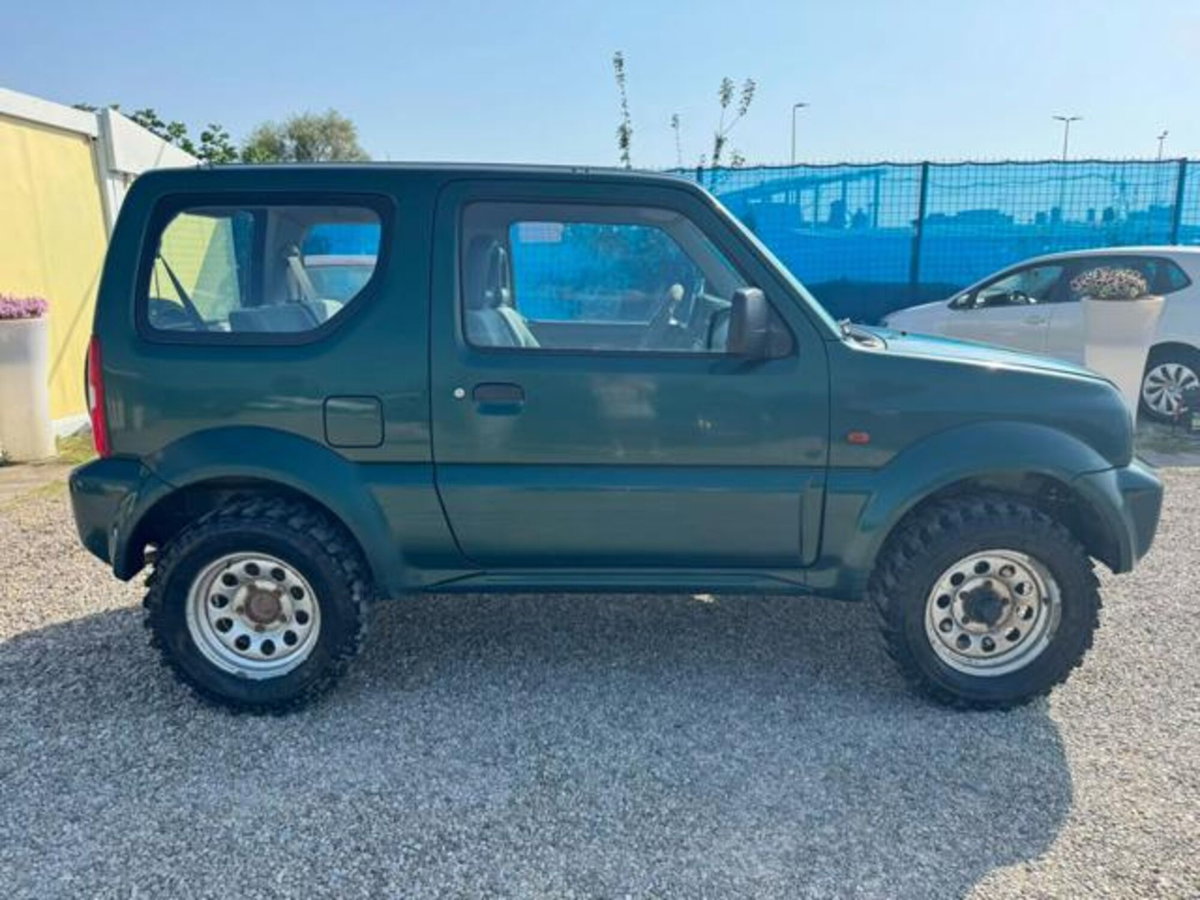 Suzuki Jimny 1.3i 16V cat 4WD JLX (4)