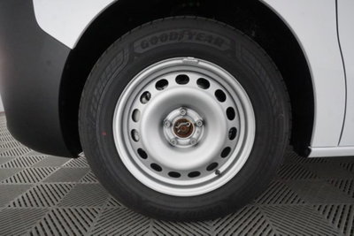 Toyota Proace 2.2d 180cv S&S 14q L1 S Comfort auto (12)