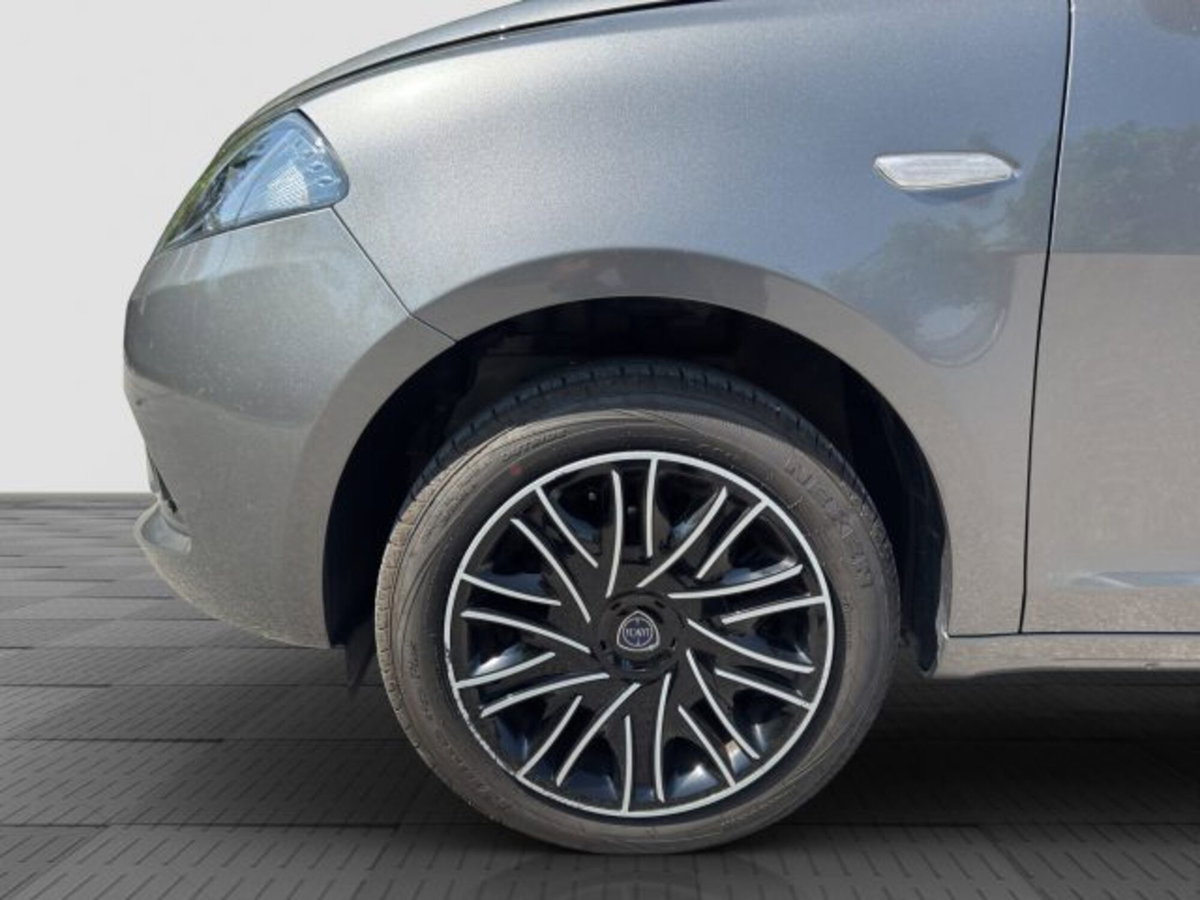Lancia Ypsilon 1.0 FireFly 5 porte S&S Hybrid Ecochic Gold (15)