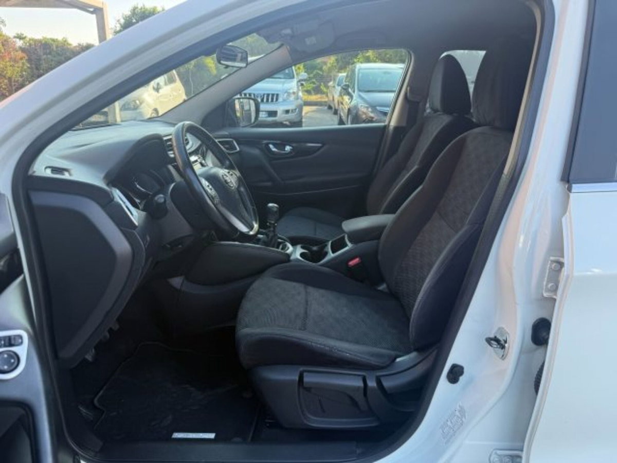 Nissan Qashqai 1.6 DIG-T Acenta (12)