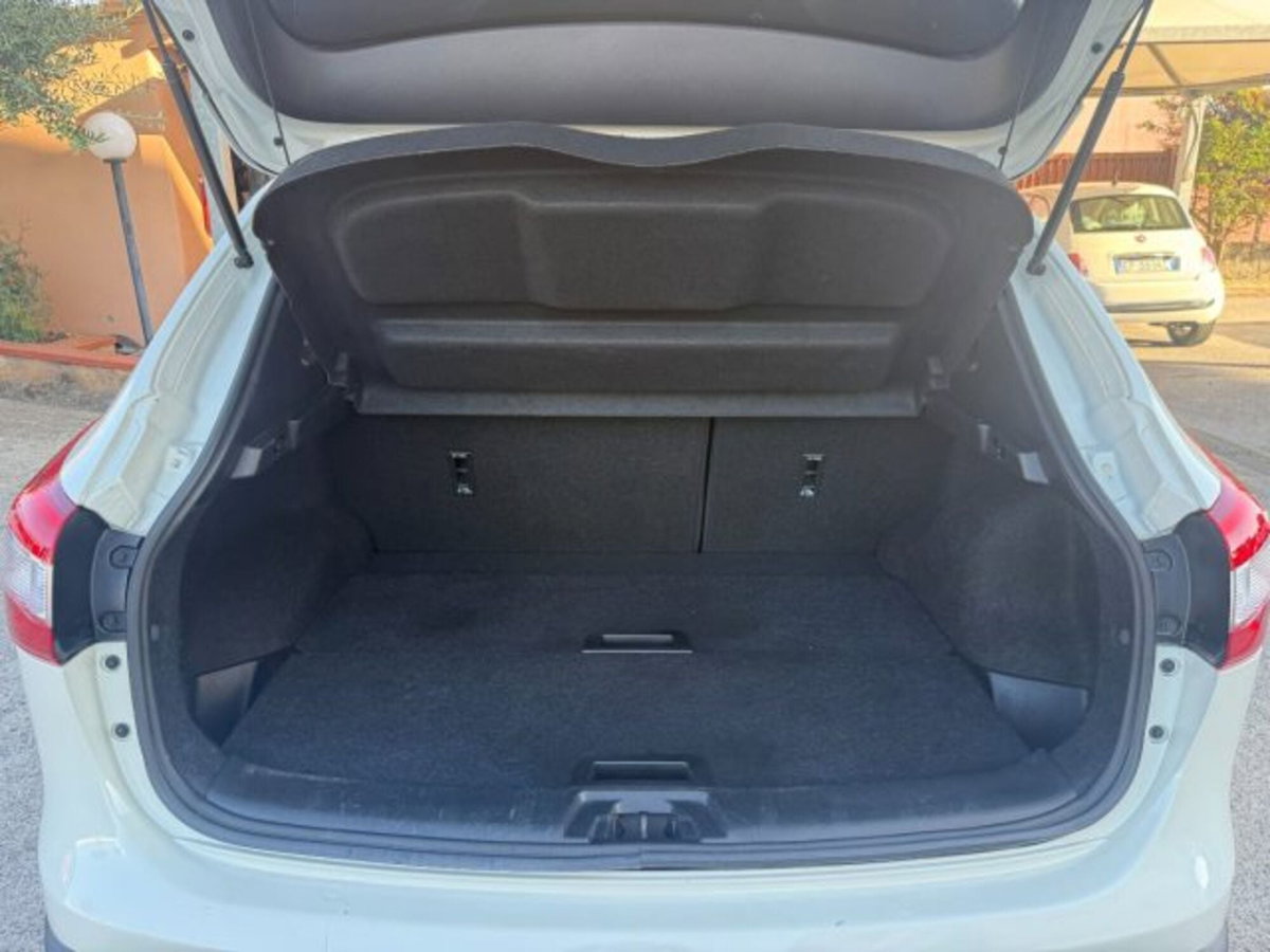 Nissan Qashqai 1.6 DIG-T Acenta (18)
