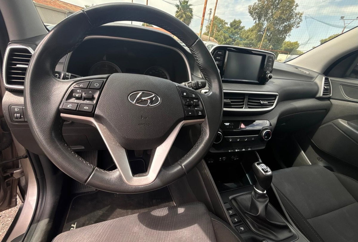 Hyundai Tucson 1.6 CRDi XTech (14)