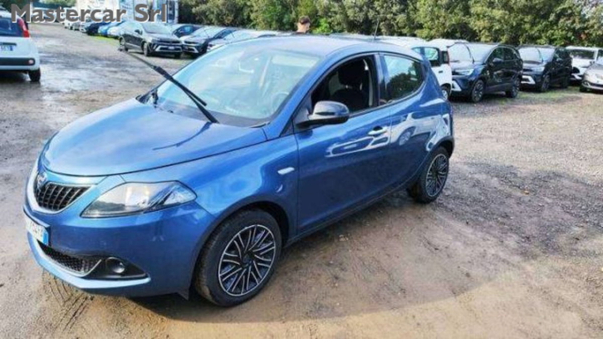 Lancia Ypsilon 1.0 FireFly 5 porte S&S Hybrid Ecochic Gold (2)