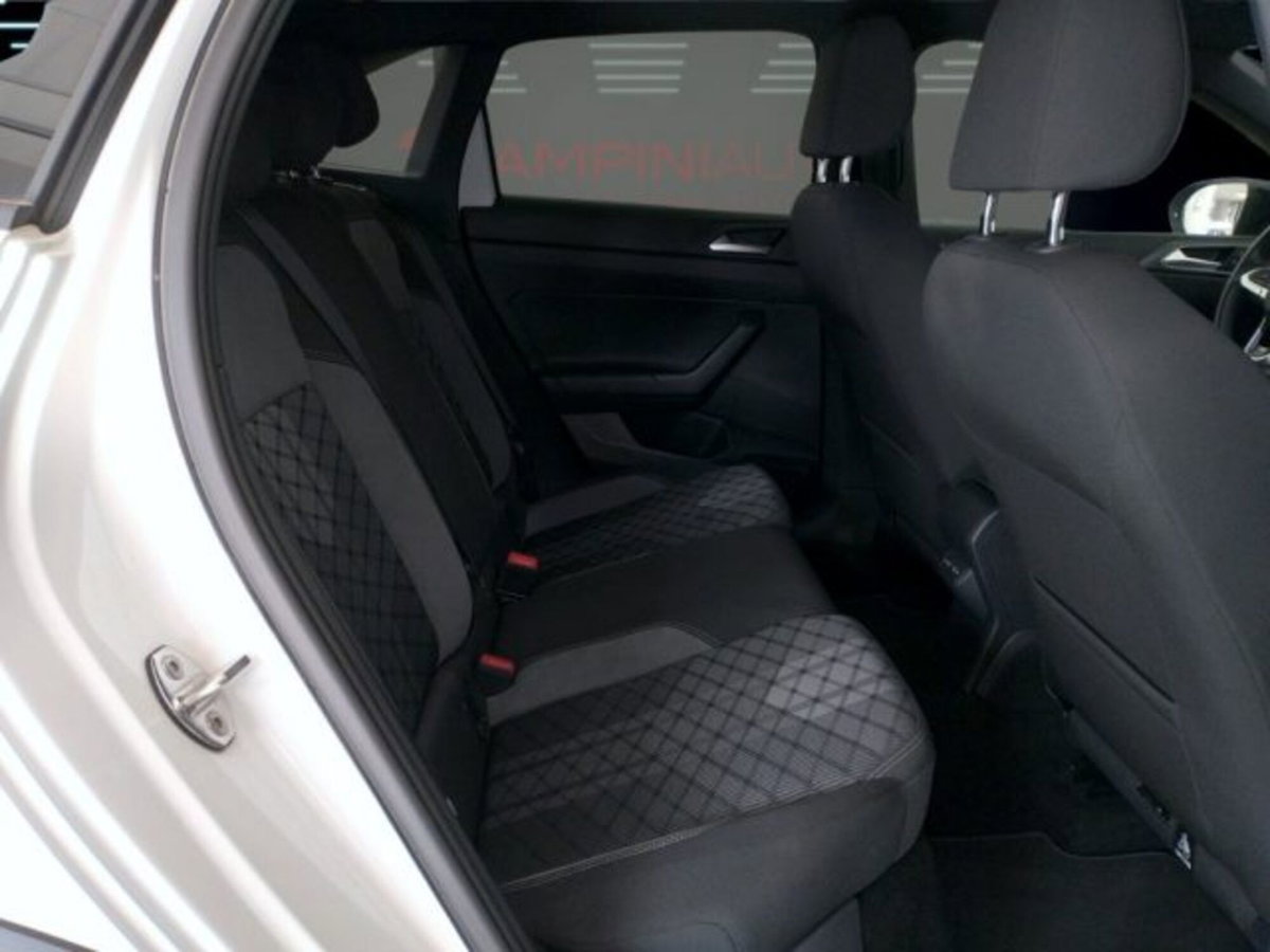 Volkswagen Taigo 1.0 tsi R-Line 115cv (18)