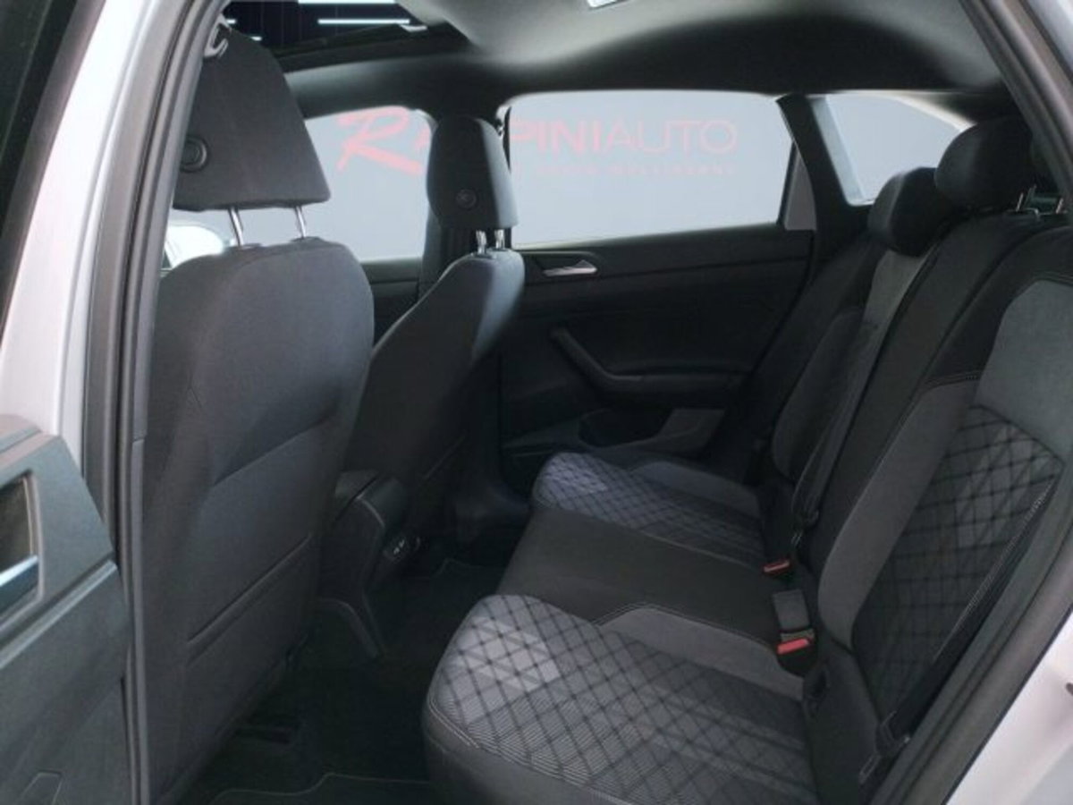 Volkswagen Taigo 1.0 tsi R-Line 115cv (16)
