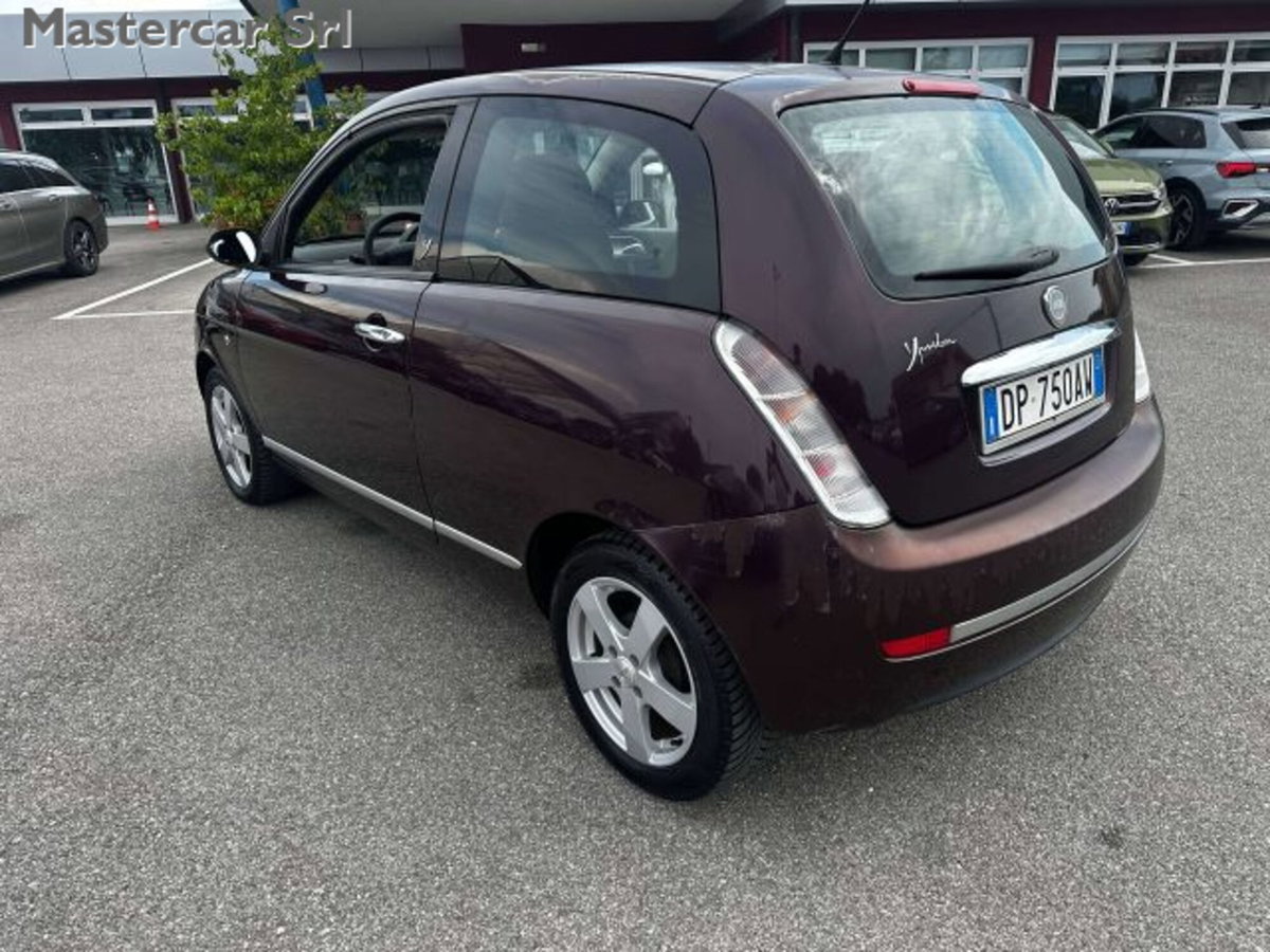 Lancia Ypsilon 1.2 Oro Plus (2)