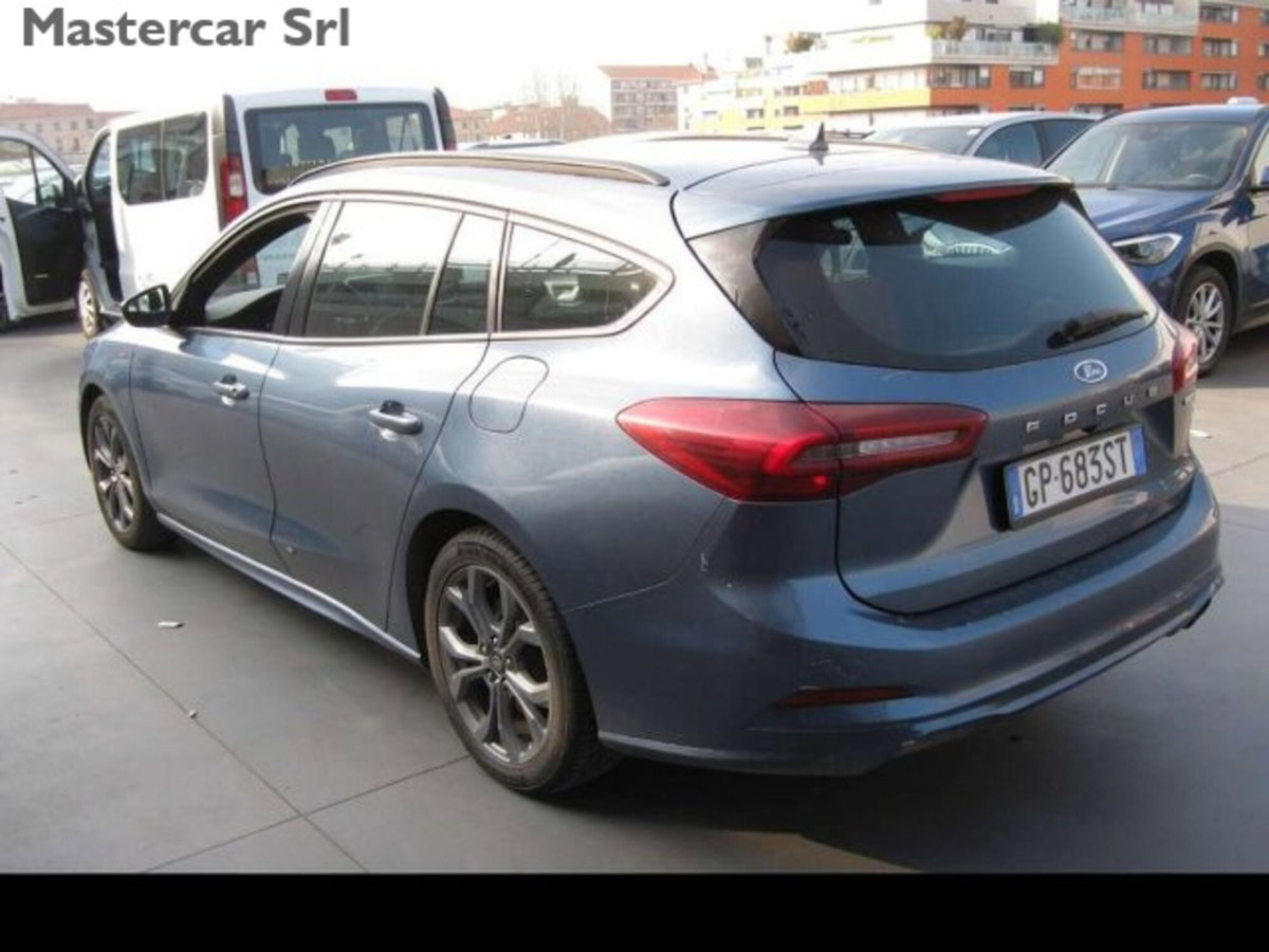 Ford Focus Station Wagon 1.0 EcoBoost 125 CV automatico SW ST-Line (3)