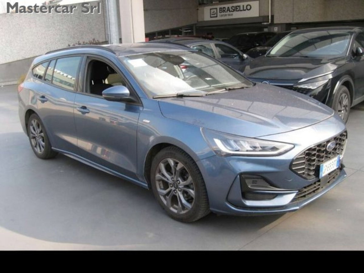 Ford Focus Station Wagon 1.0 EcoBoost 125 CV automatico SW ST-Line (5)
