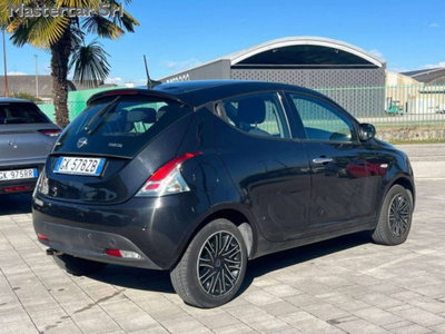 Lancia Ypsilon 1.0 FireFly 5 porte S&S Hybrid Ecochic Gold (14)