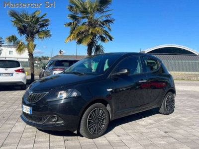 Lancia Ypsilon 1.0 FireFly 5 porte S&S Hybrid Ecochic Gold (2)