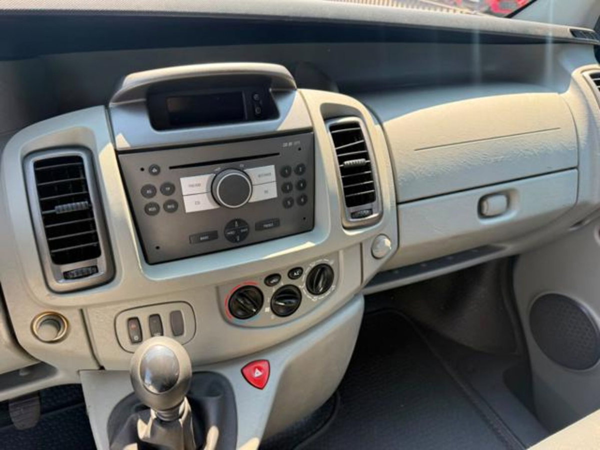 Opel Vivaro Furgone 27 2.0 CDTI 120CV PC-TN Combi 9 posti Easytronic Fap (10)