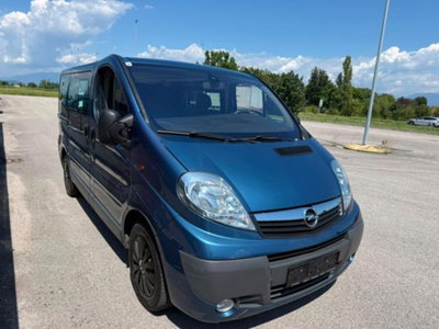 Opel Vivaro Furgone 27 2.0 CDTI 120CV PC-TN Combi 9 posti Easytronic Fap (2)