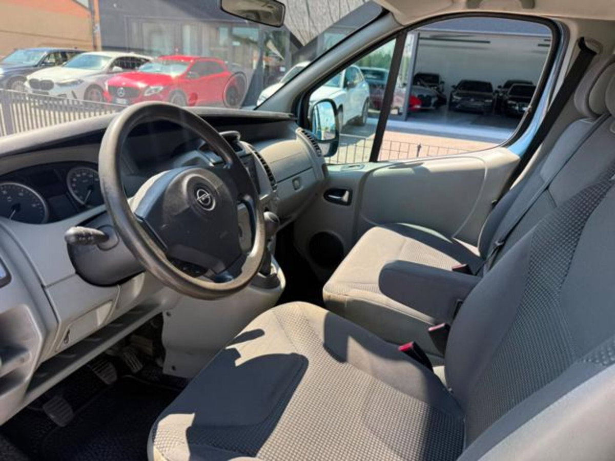Opel Vivaro Furgone 27 2.0 CDTI 120CV PC-TN Combi 9 posti Easytronic Fap (7)