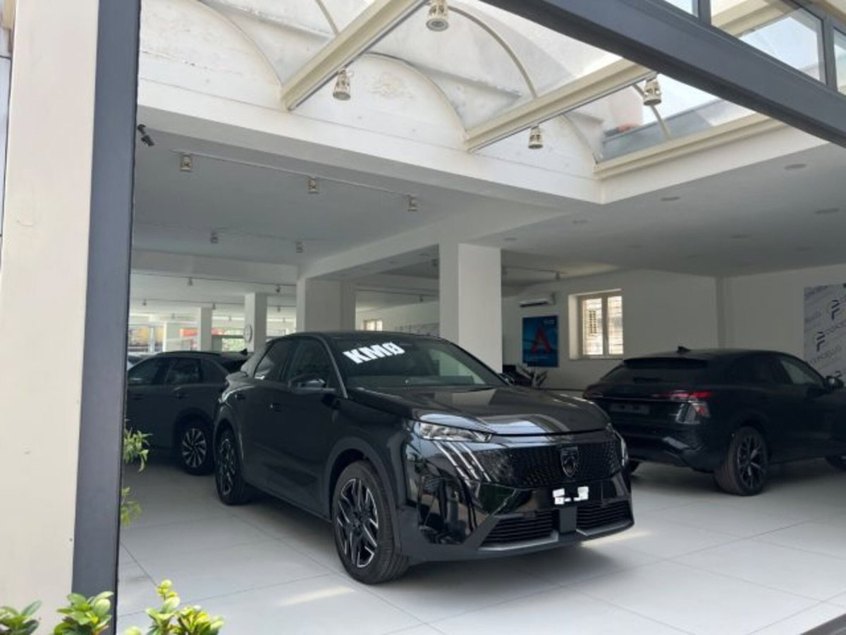 Peugeot 3008 1.2 hybrid GT Exclusive 145cv e-dcs6 (14)