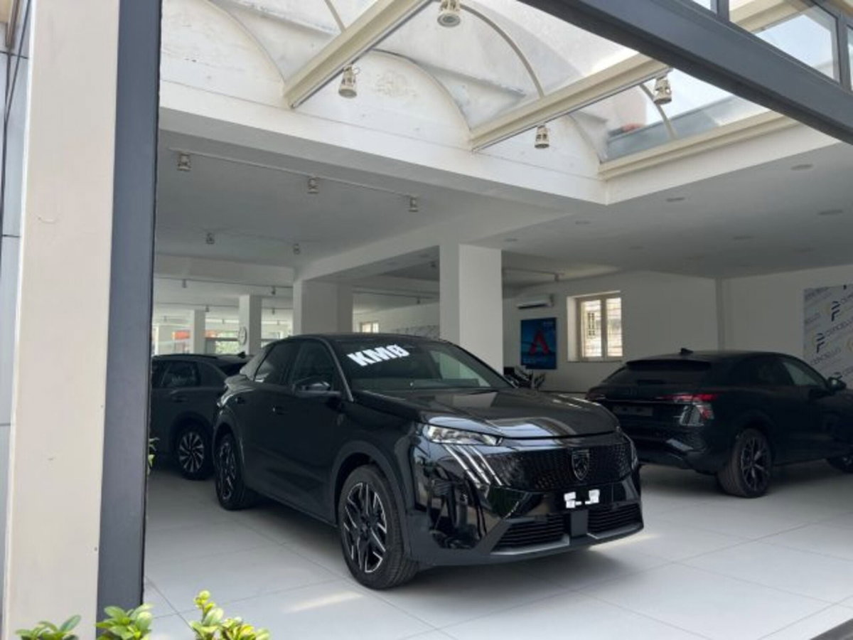 Peugeot 3008 1.2 hybrid GT Exclusive 145cv e-dcs6 (9)