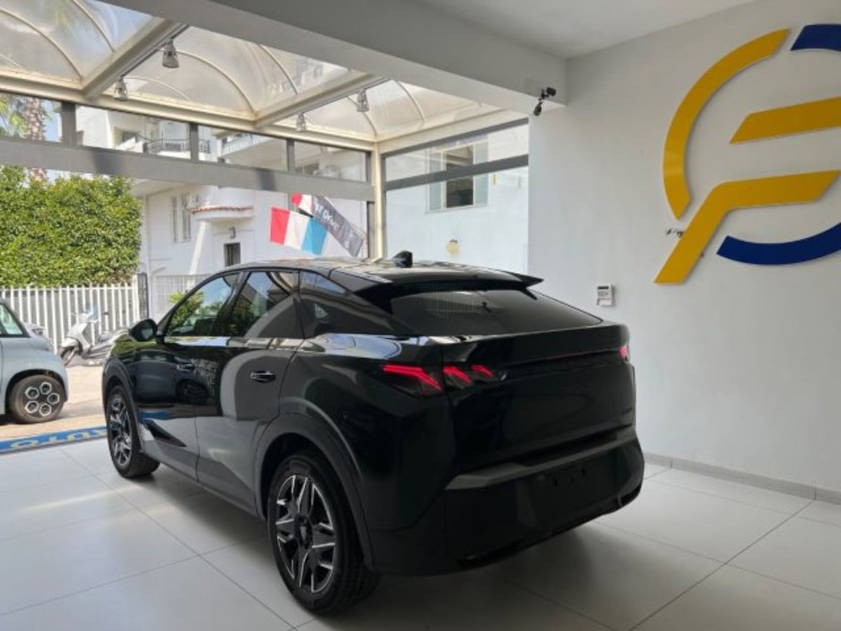 Peugeot 3008 1.2 hybrid GT Exclusive 145cv e-dcs6 (16)
