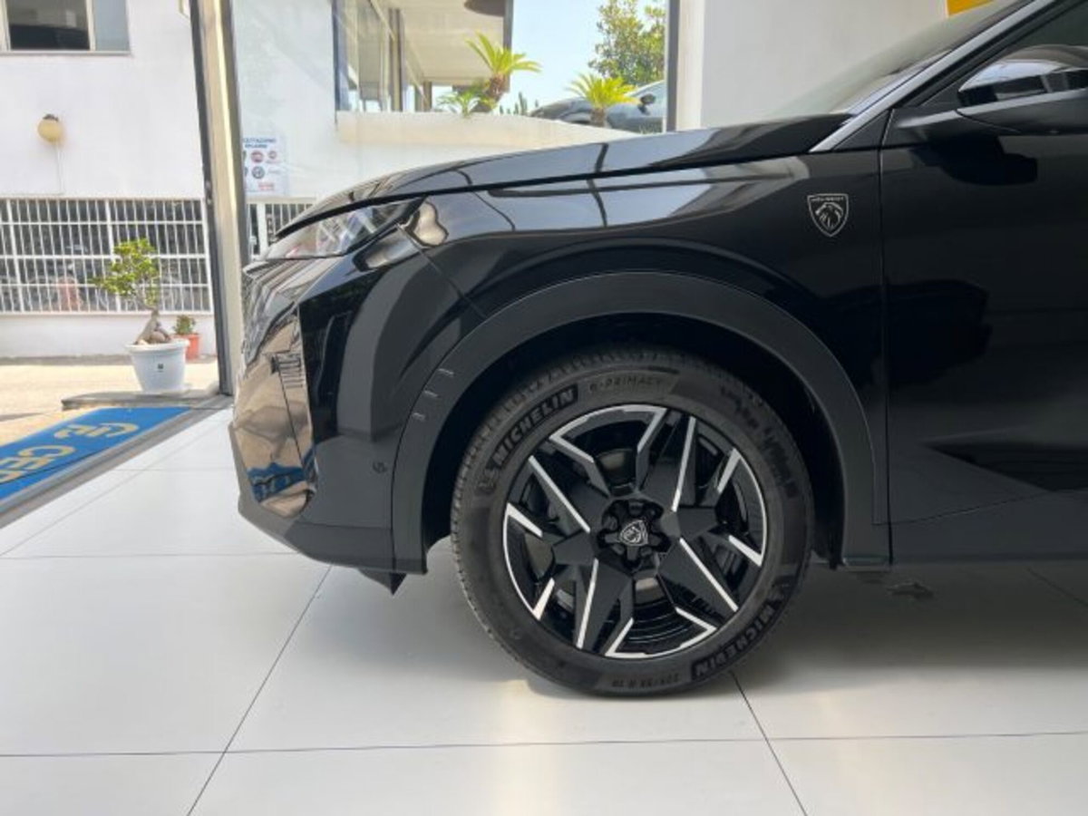 Peugeot 3008 1.2 hybrid GT Exclusive 145cv e-dcs6 (17)