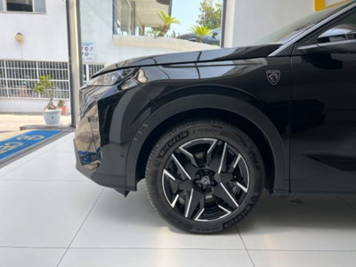 Peugeot 3008 1.2 hybrid GT Exclusive 145cv e-dcs6 (18)
