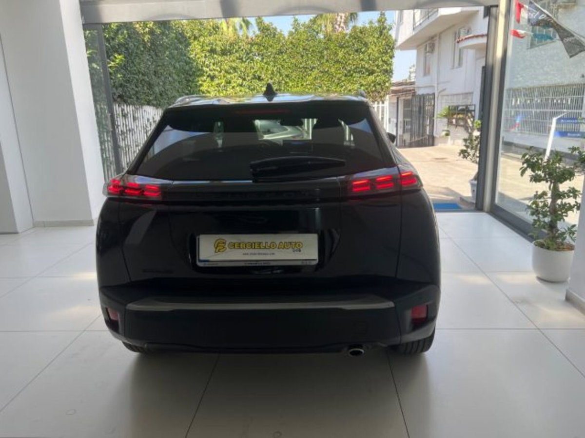 Peugeot 2008 BlueHDi 130 S&S EAT8 Allure Pack (9)