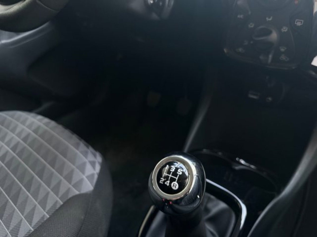 Peugeot 108 72 5 porte Allure (15)