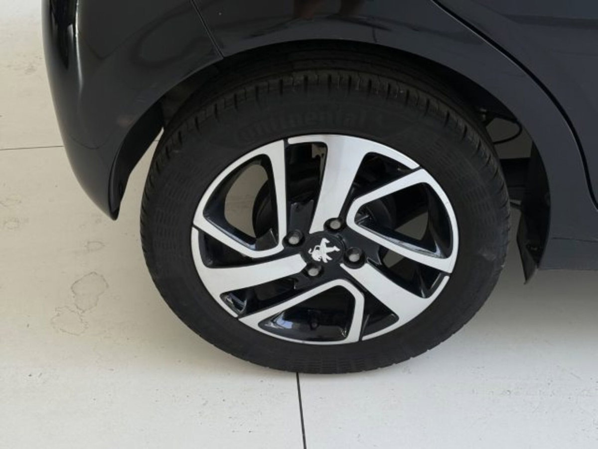 Peugeot 108 72 5 porte Allure (17)