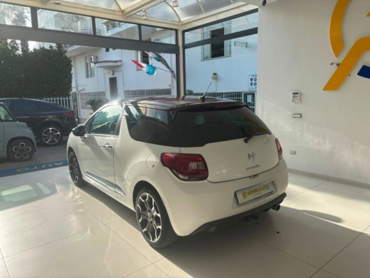 Ds DS 3 Coupé DS 3 1.4 HDi 70 Chic (12)