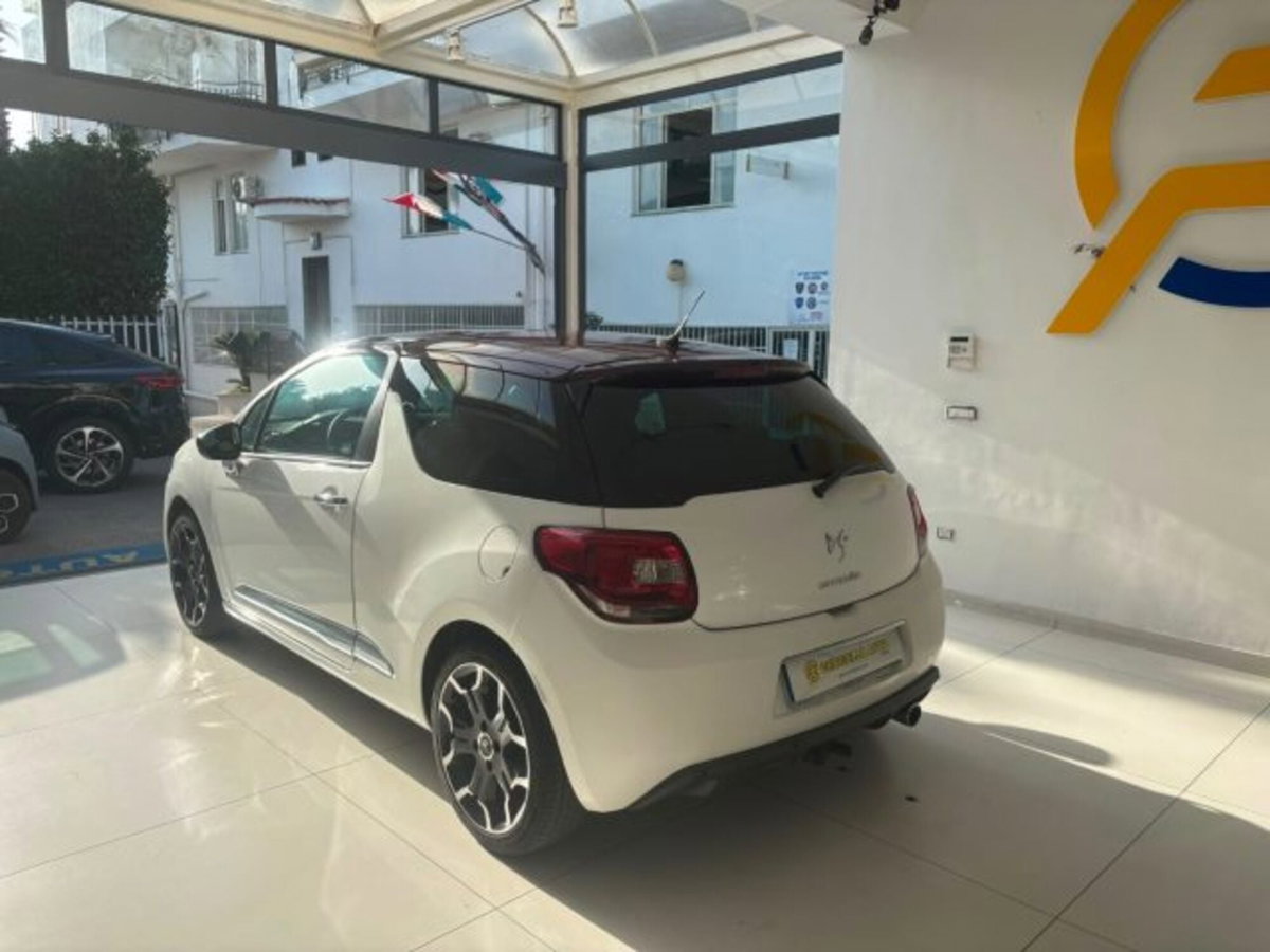 Ds DS 3 Coupé DS 3 1.4 HDi 70 Chic (13)